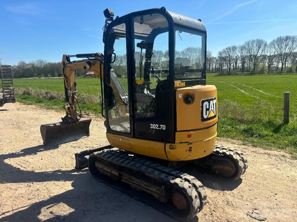 CAT 302.7 D Міні-екскаватори < 7т