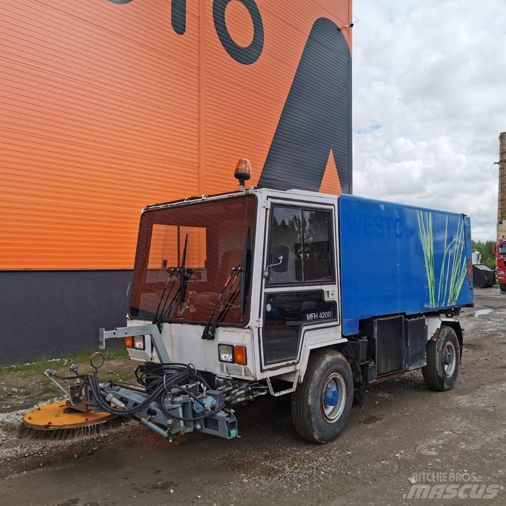 Mfh 4200 Підмітальні машини