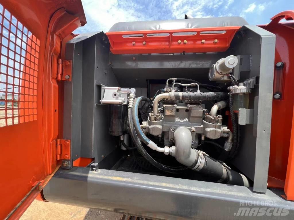 Hitachi ZX 200-6 Гусеничні екскаватори
