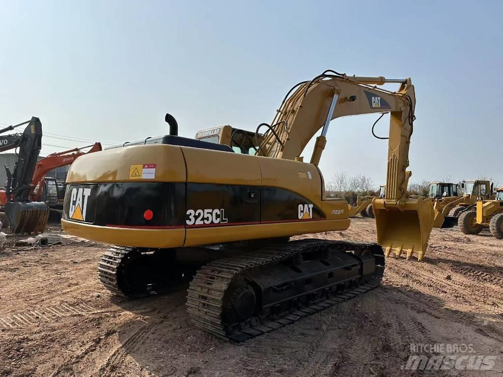 CAT 325 CL Гусеничні екскаватори