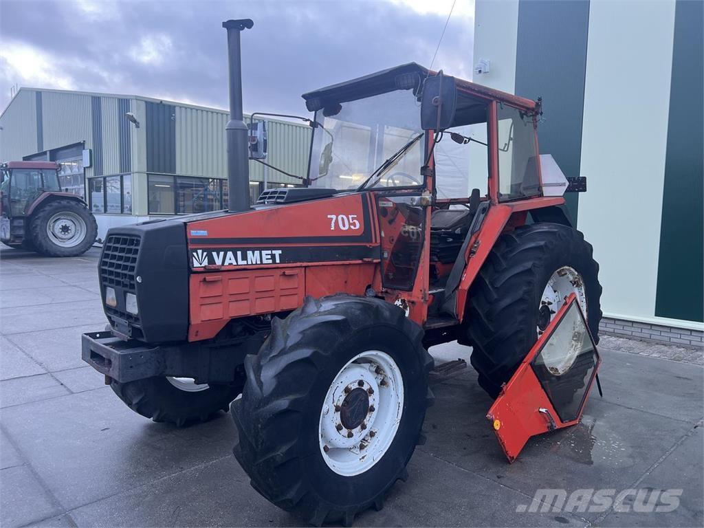 Valtra Valmet 705 Трактори