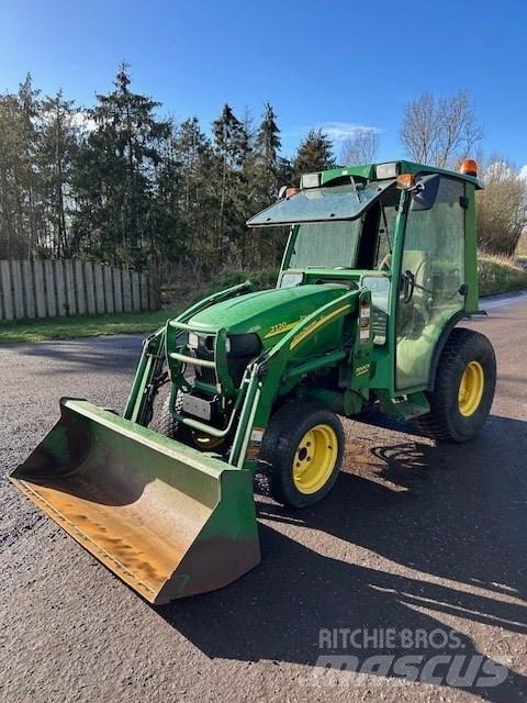 John Deere 2720 Трактори