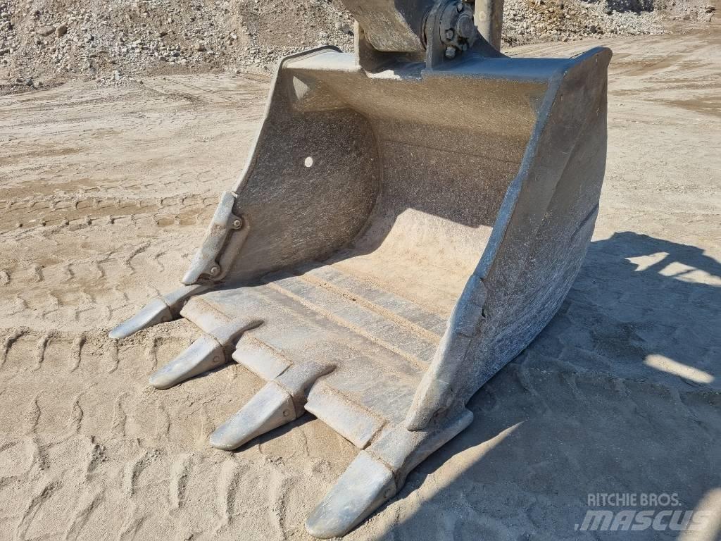 Komatsu HB 365 LC-3 Гусеничні екскаватори