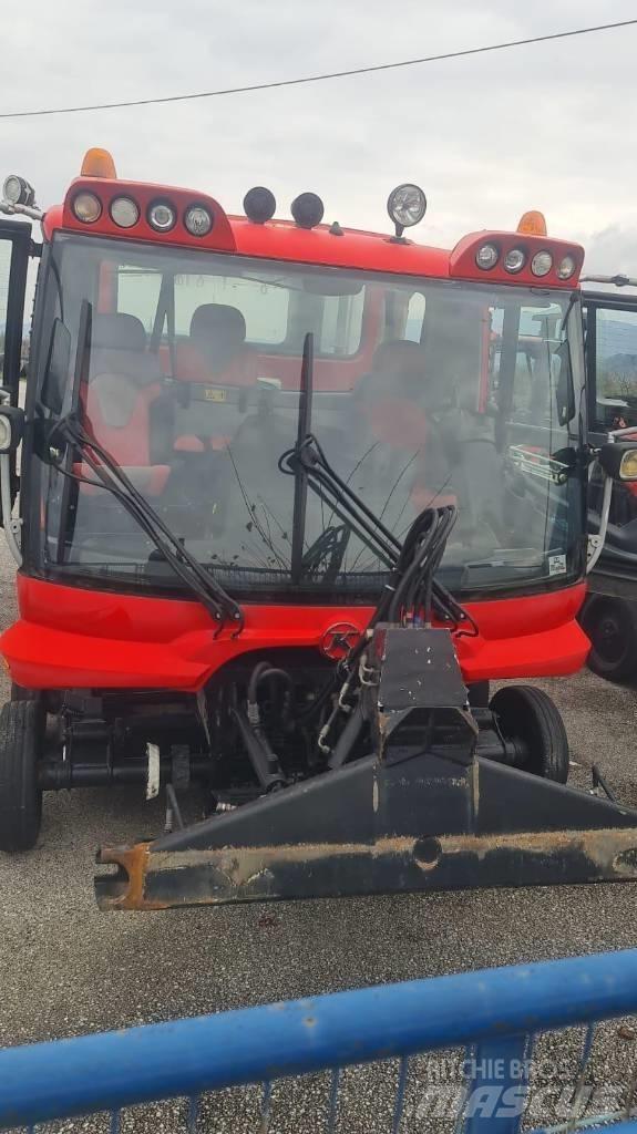  PistenBully  600 Снігозбиральні машини