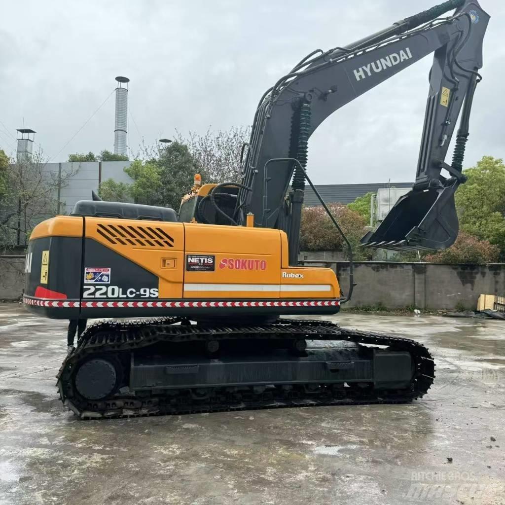 Hyundai R220LC-9S Гусеничні екскаватори