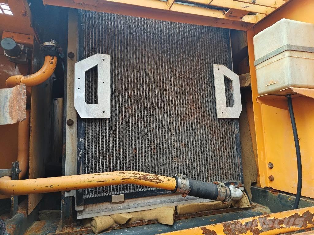 Hyundai R305LC-7 Гусеничні екскаватори