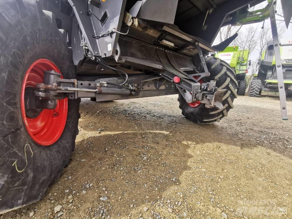 CLAAS Lexion 650 Зернозбиральні комбайни