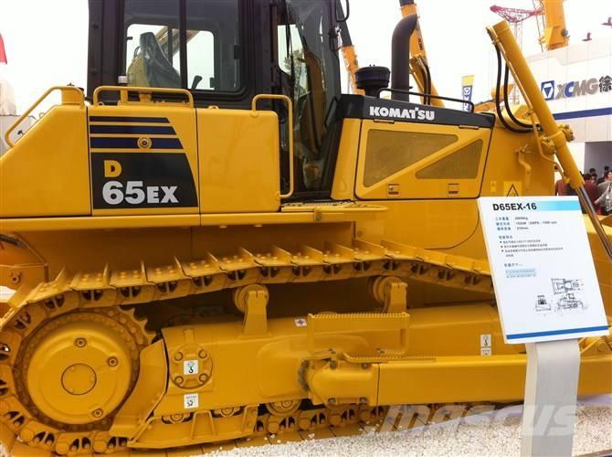 Komatsu d65ex-16 Гусеничні бульдозери