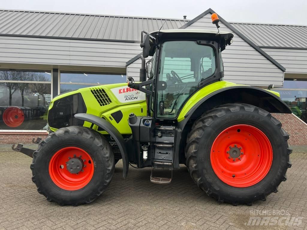 CLAAS Axion 800 Cis Трактори