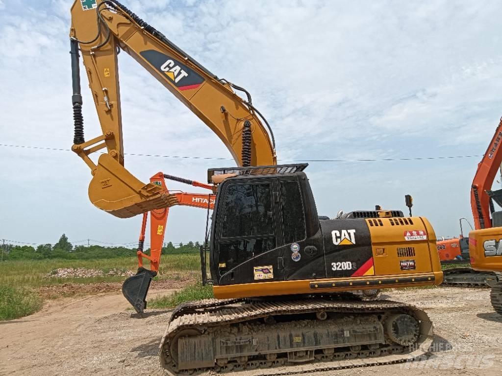 CAT 320D2 Середні екскаватори 7т. - 12т.