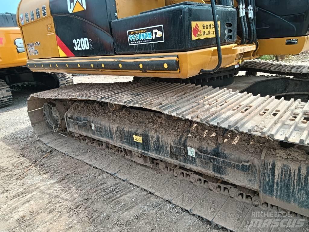 CAT 320D2 Середні екскаватори 7т. - 12т.
