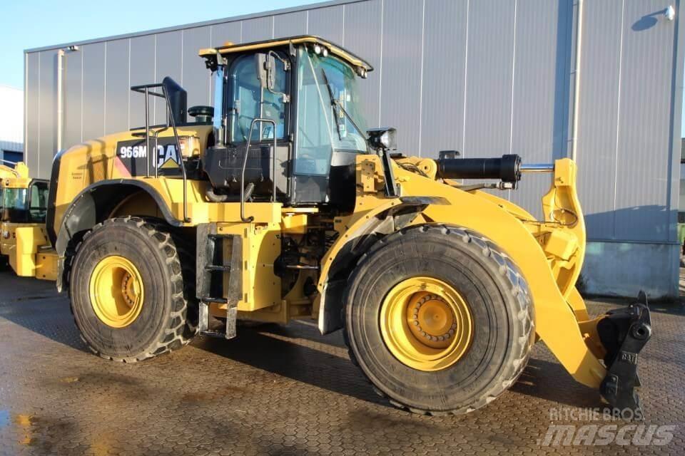 CAT 966M Фронтальні навантажувачі