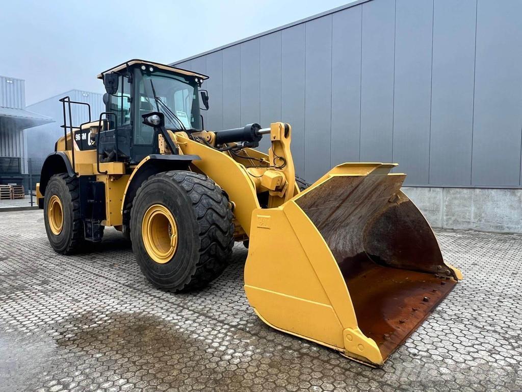 CAT 966M Фронтальні навантажувачі
