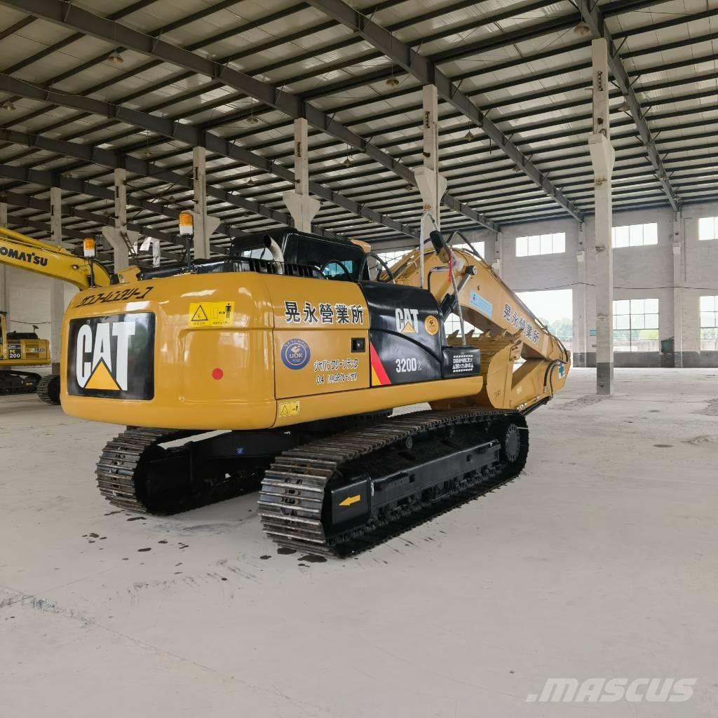 CAT 320 D2 Гусеничні екскаватори