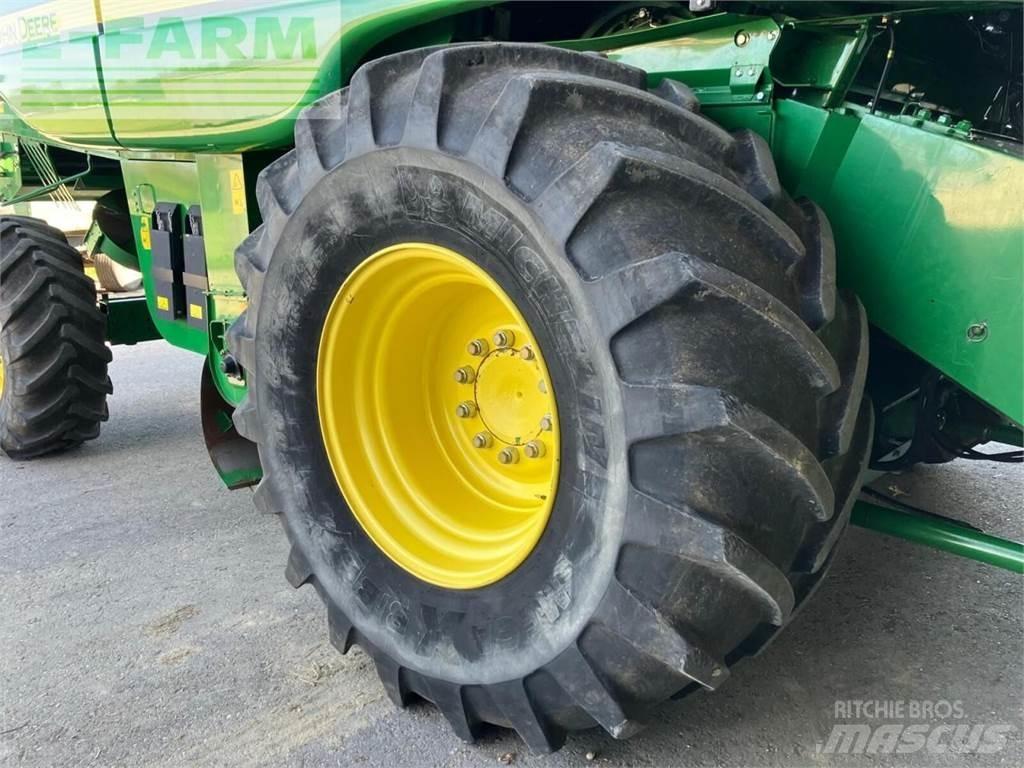 John Deere t560hm Зернозбиральні комбайни