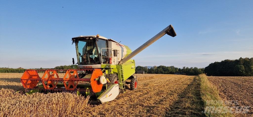 CLAAS Avero 240 Зернозбиральні комбайни