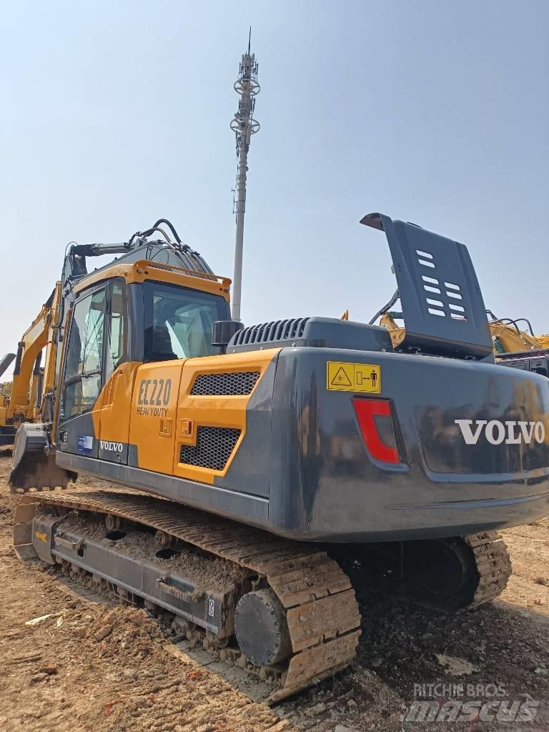 Volvo EC 220 Гусеничні екскаватори