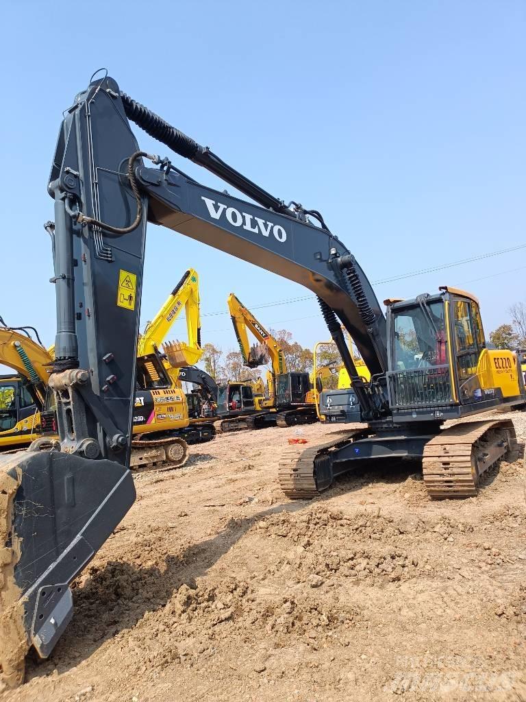 Volvo EC 220 Гусеничні екскаватори
