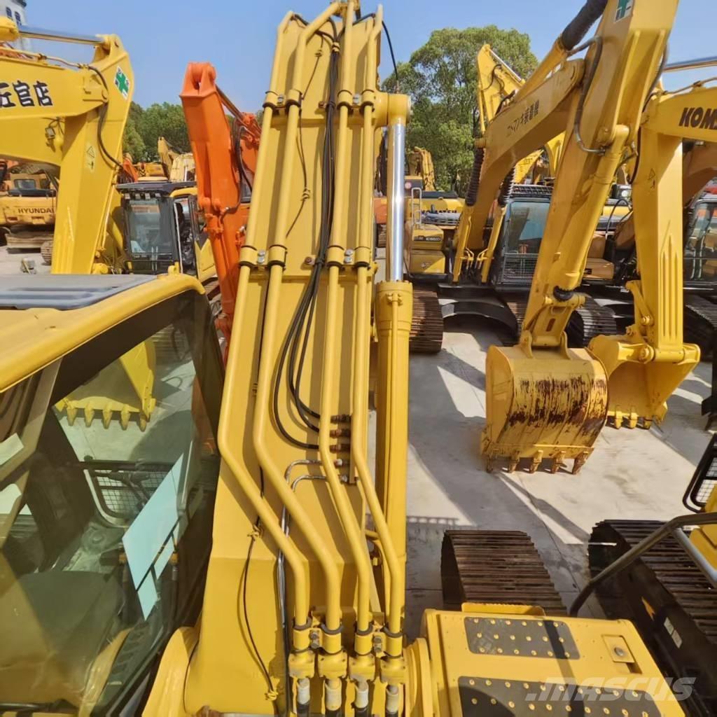 Komatsu PC 220-8 Гусеничні екскаватори