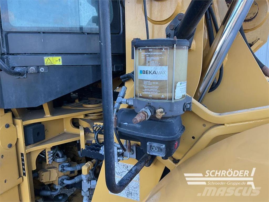  938 M Фронтальні навантажувачі