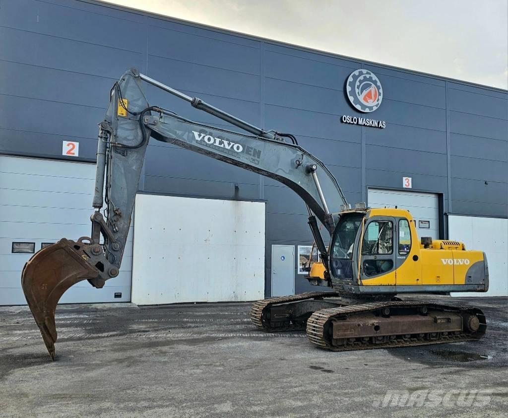 Volvo EC 240 LC Гусеничні екскаватори