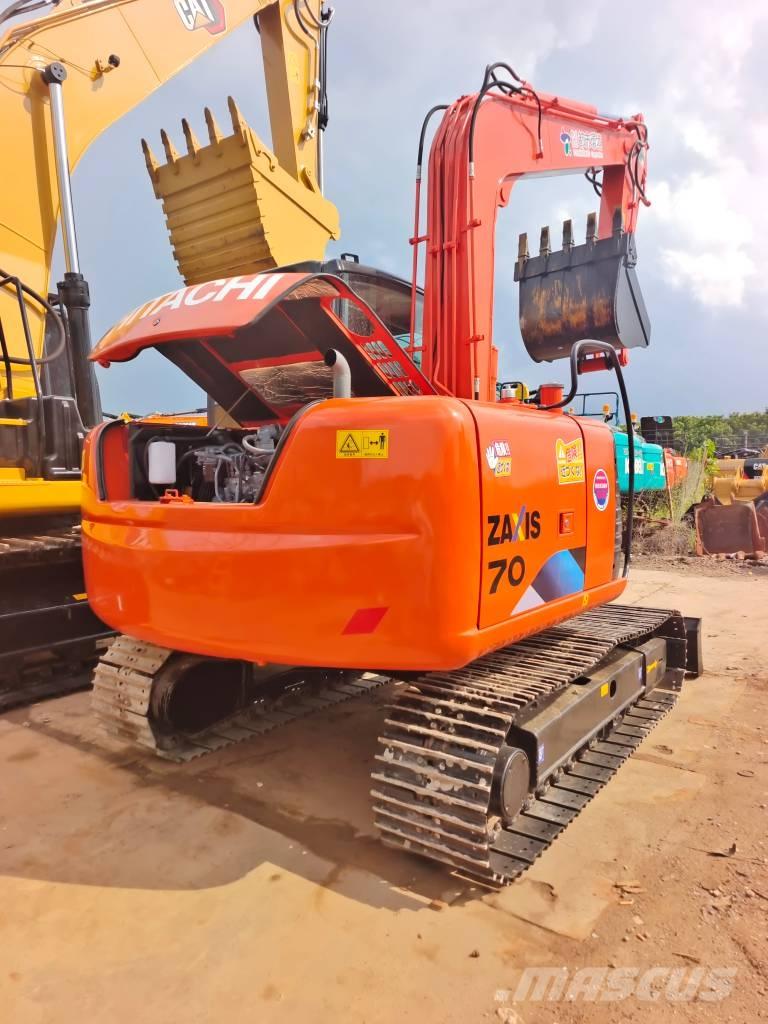 Hitachi Zaxis 70 Гусеничні екскаватори