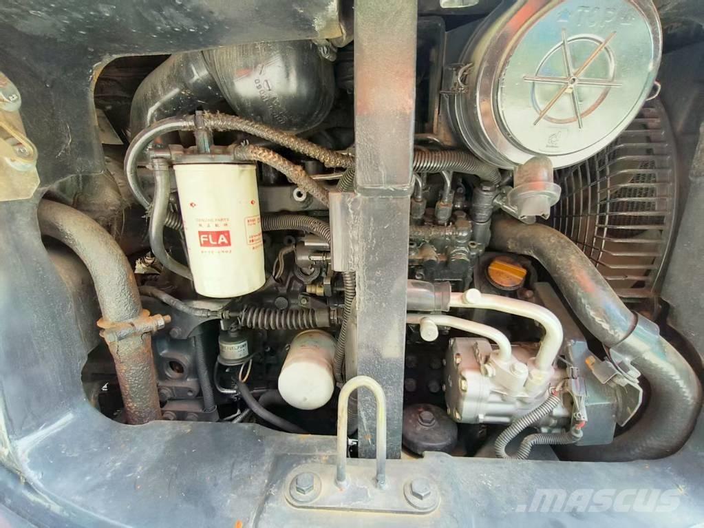 Hitachi ZX 50 Міні-екскаватори < 7т