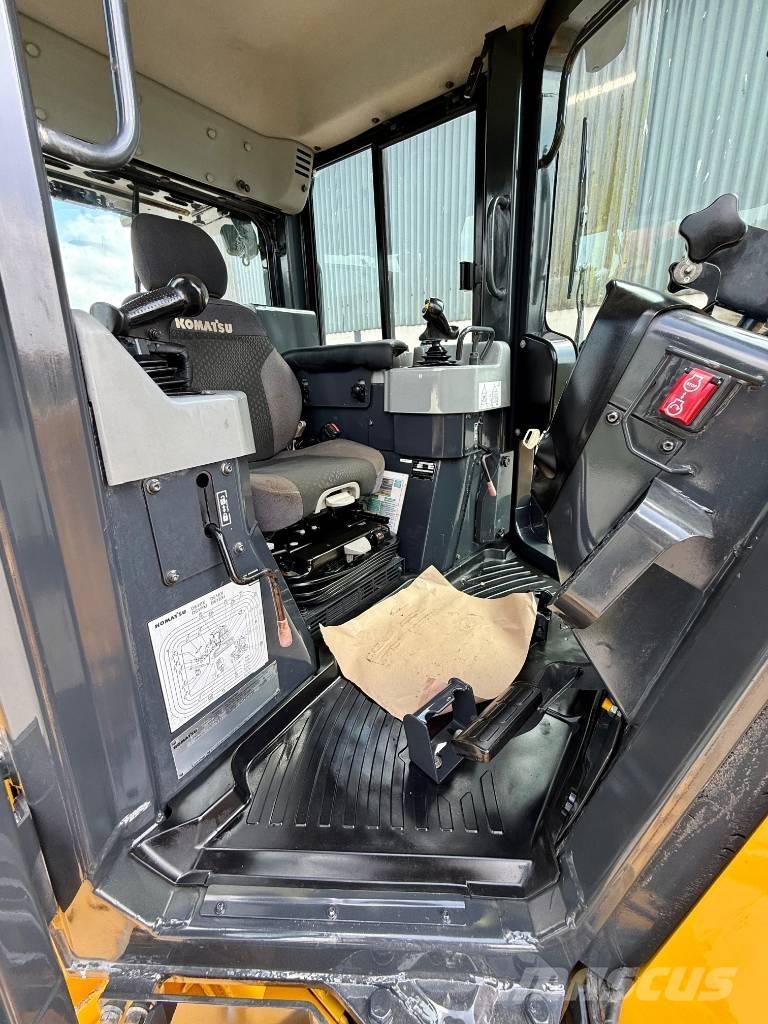 Komatsu D 61 PXi-24 Гусеничні бульдозери