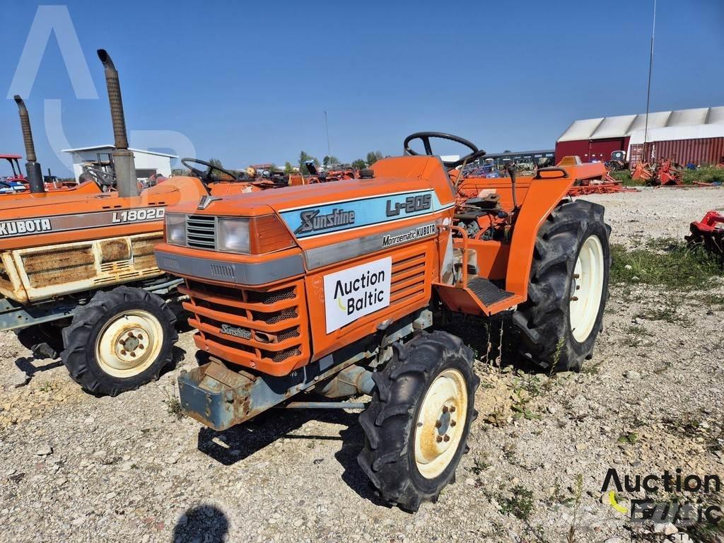Kubota L1-205D Трактори