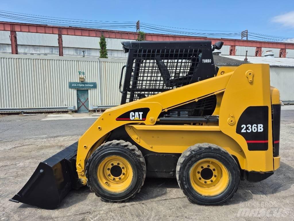 CAT 236 B Міні-навантажувачі