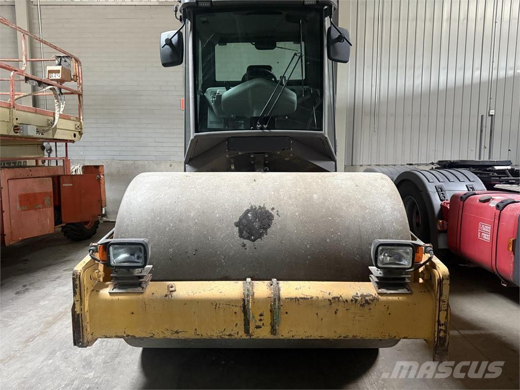 Volvo SD77 Грунтові котки