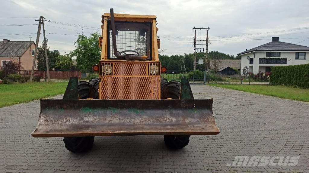 LKT 81 Трельовочні трактора