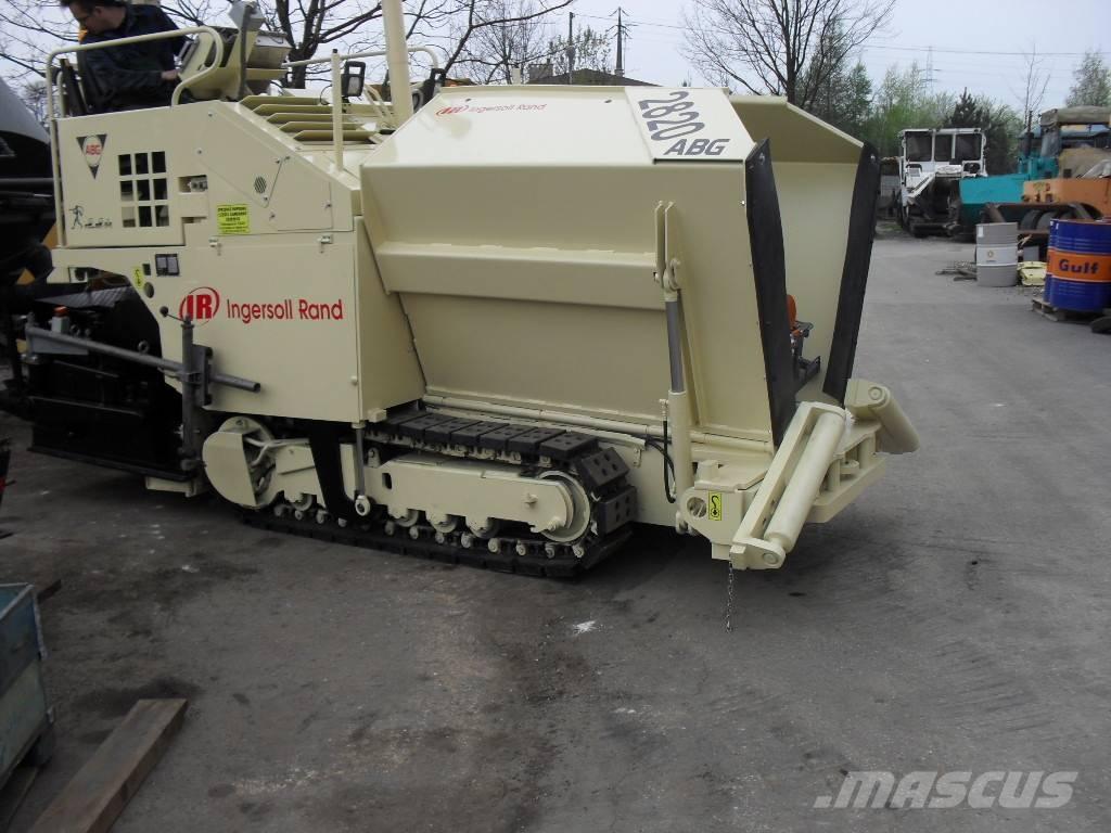 ABG Titan 2820 Асфальтовкладачі