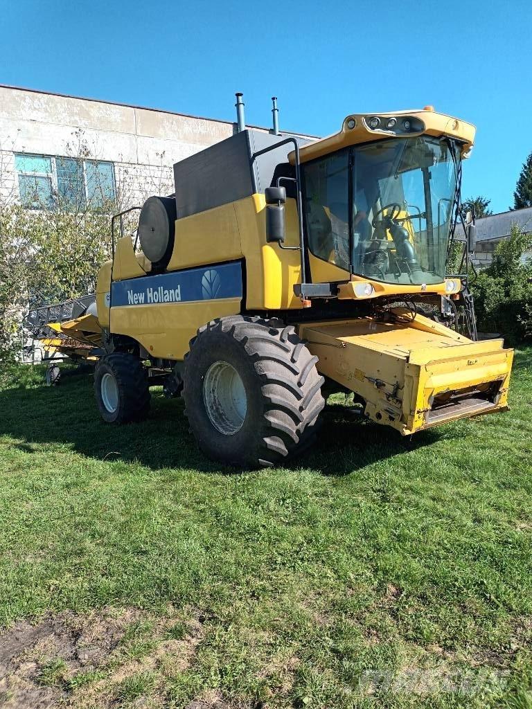 New Holland CS 6080 Зернозбиральні комбайни