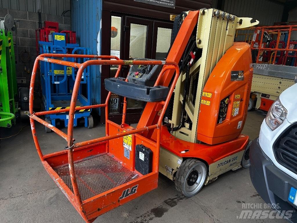 JLG Toucan 10 E Вертикальні щоглові підйомники