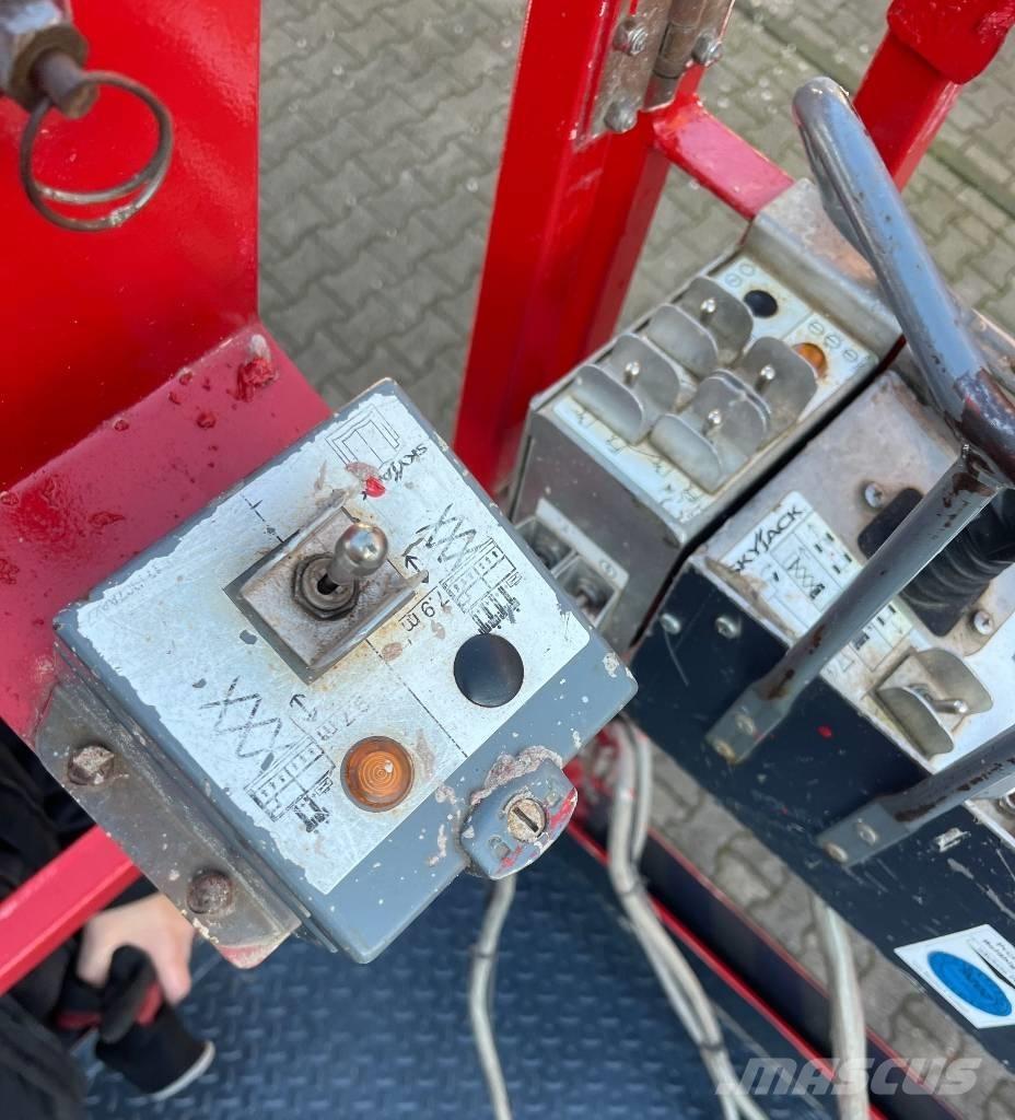 SkyJack SJ 6832 RT Підйомники-ножиці