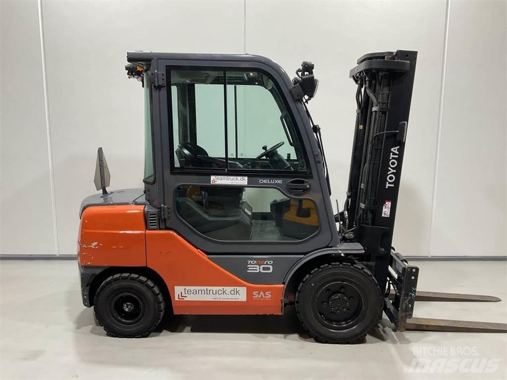 Toyota 52-8FDF30 Дизельні навантажувачі