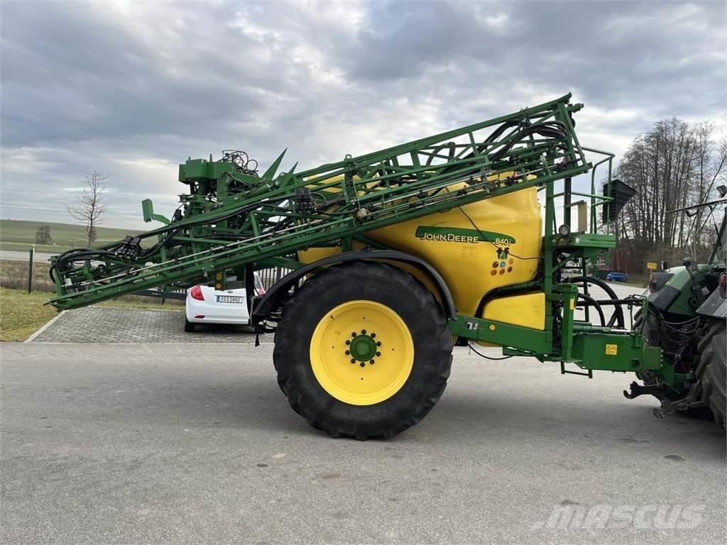 John Deere 840 TF Причіпні обприскувачі