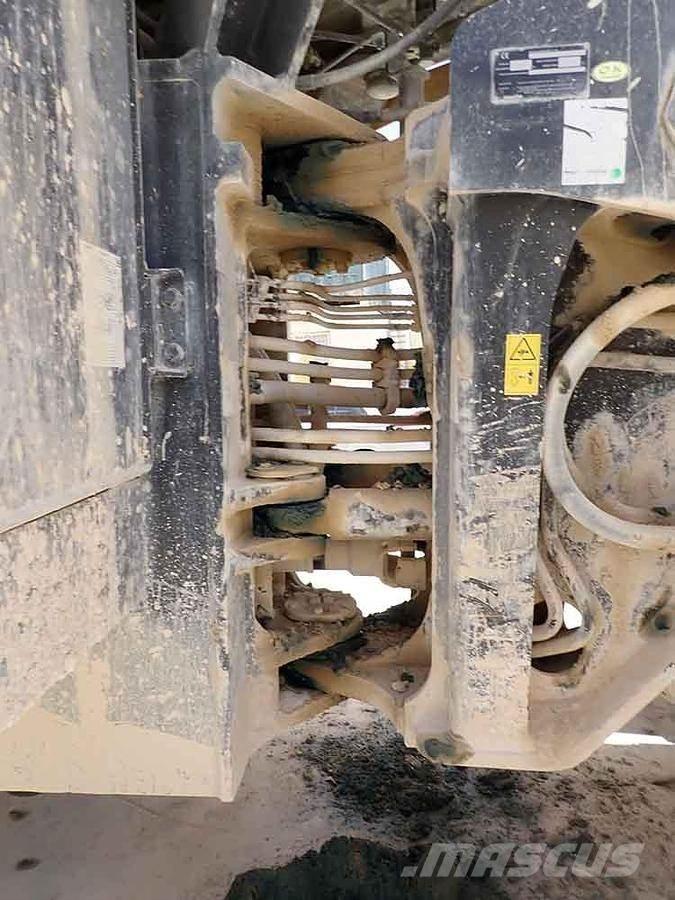 Komatsu WA600-8EO Фронтальні навантажувачі