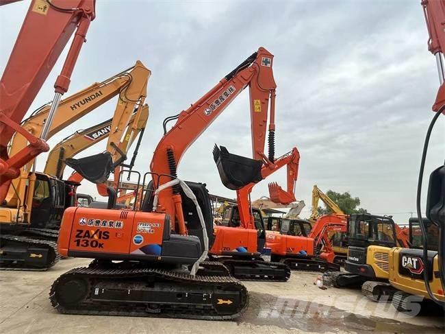 Hitachi ZX 130 Гусеничні екскаватори