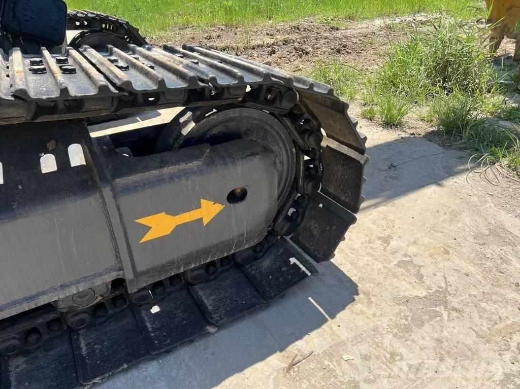 Komatsu PC 220 Гусеничні екскаватори