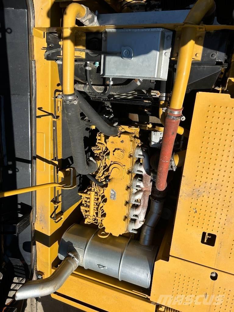 CAT 320D2L Гусеничні екскаватори