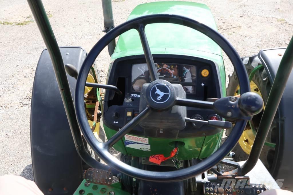John Deere 5400 Трактори