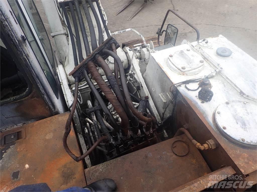 Liebherr R912 Трактори