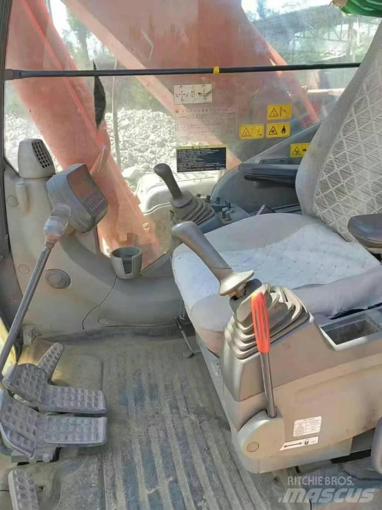 Hitachi ZAXIS270 Гусеничні екскаватори