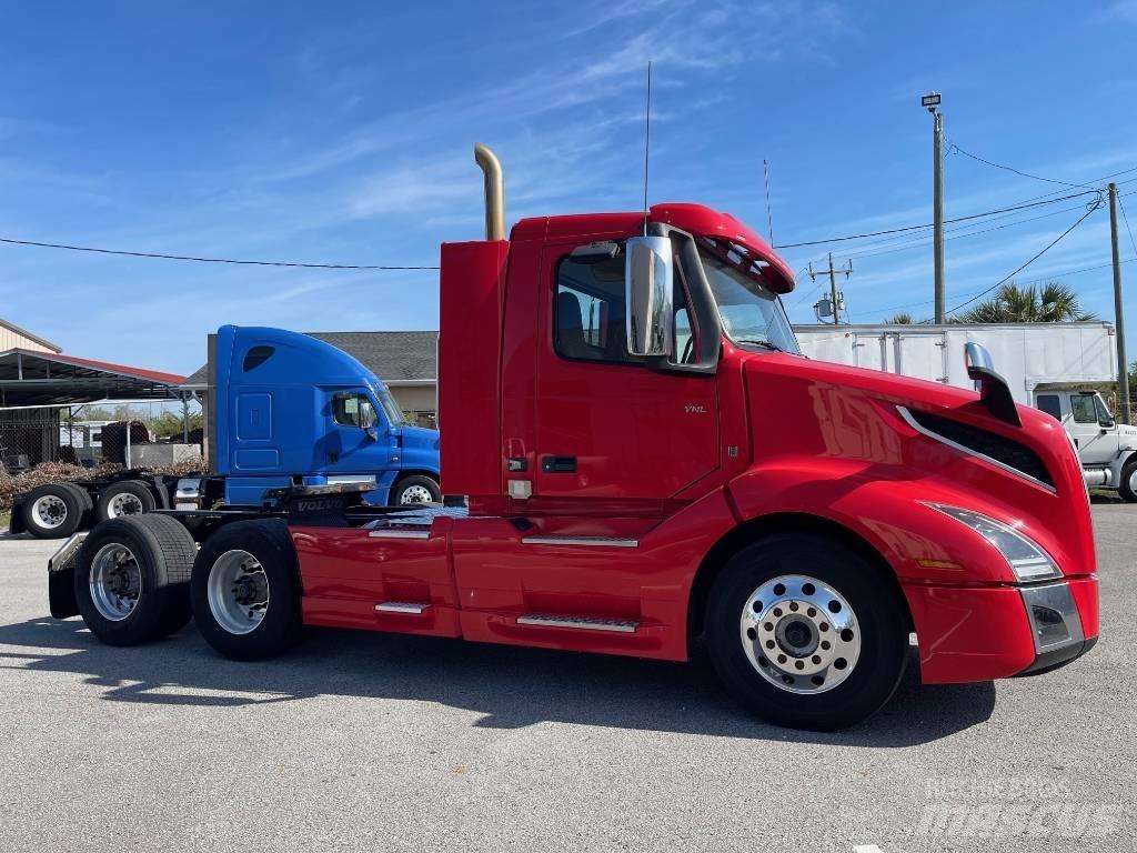 Volvo VNL64T300 Тягачі
