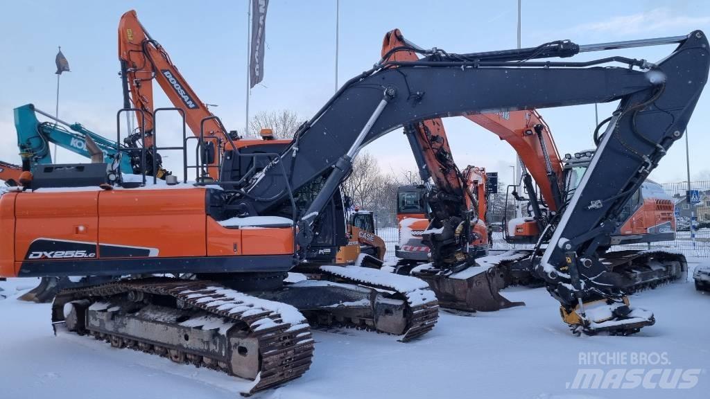 Doosan DX 255 LC-5 Гусеничні екскаватори
