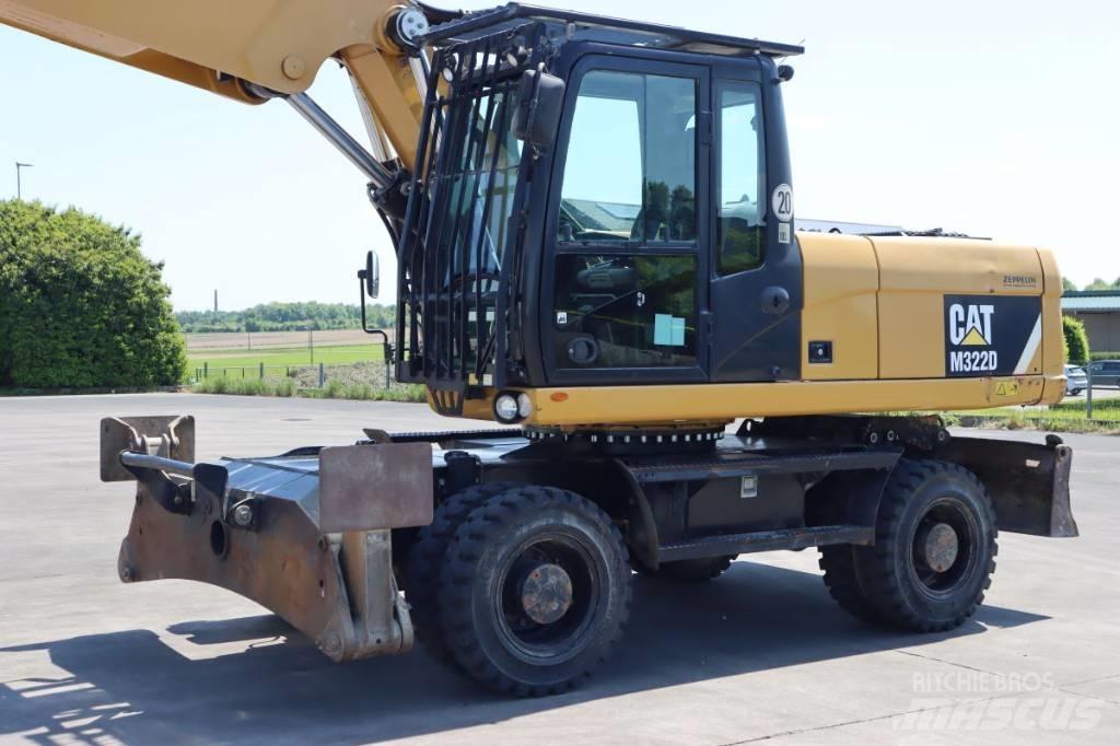 CAT M 322 D Колісні екскаватори
