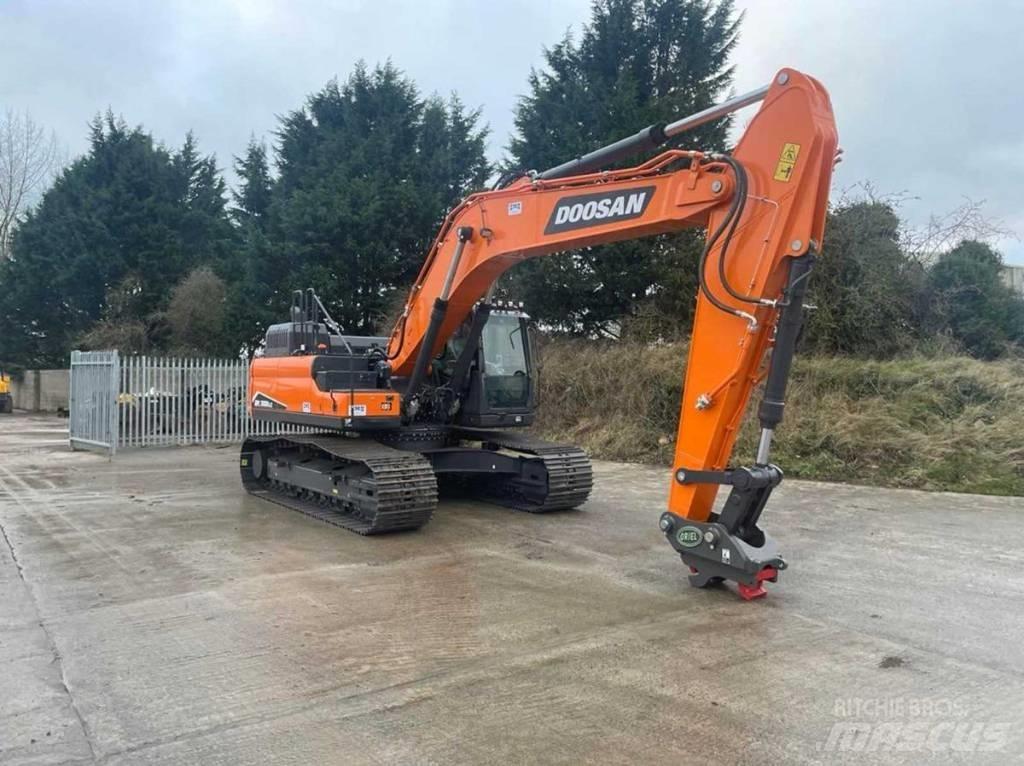 Doosan Dx300LC-7 Гусеничні екскаватори