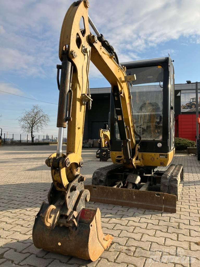 CAT 301.7 D Міні-екскаватори < 7т
